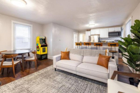 Zen Retreat! Premium WIFI + Arcade + Free Parking